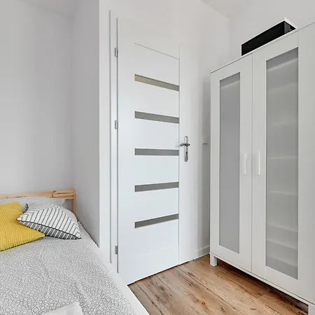 Rooms Pilotow 14B - 16C - Gdansk Zaspa Privatunterkunft *